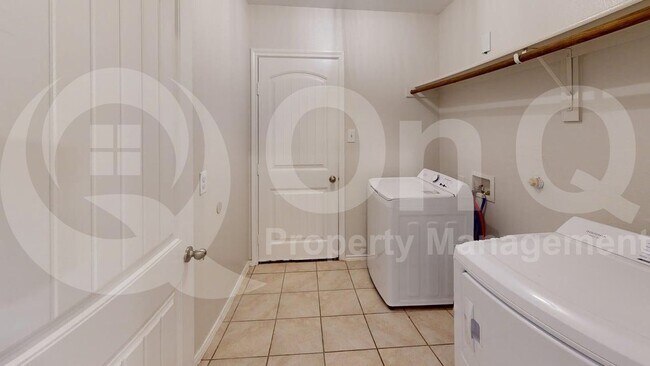 Building Photo - 1309 Basswood Ln