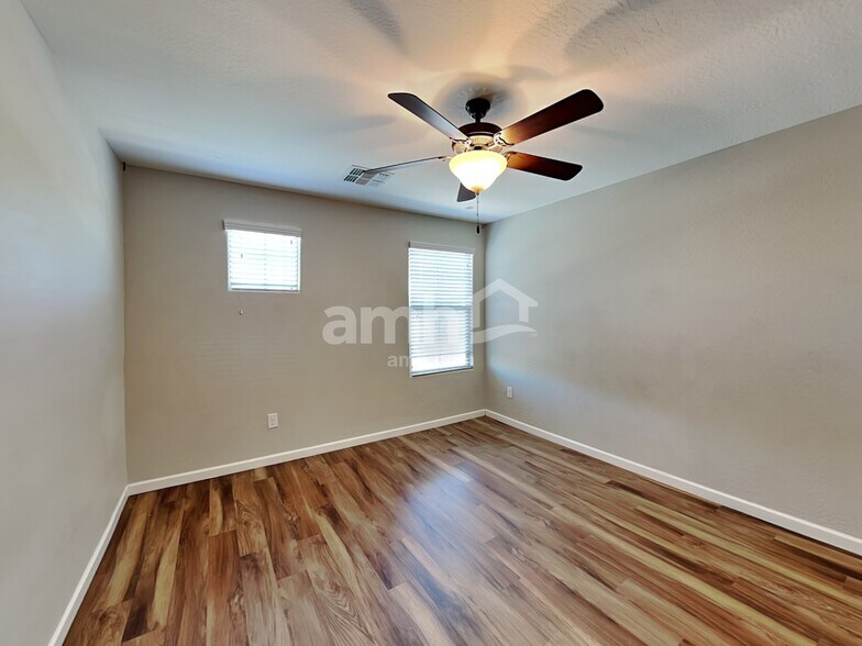 Building Photo - 20727 W Maiden Ln