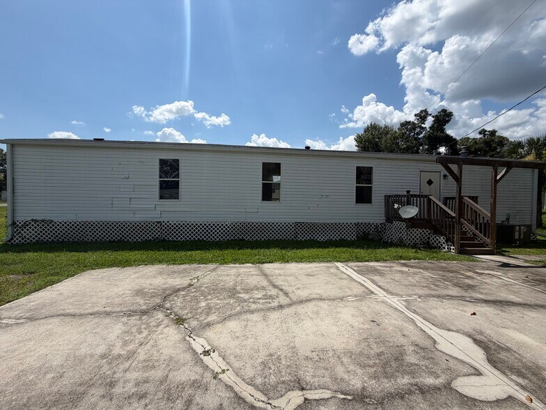Building Photo - 2024 Laurel Ln