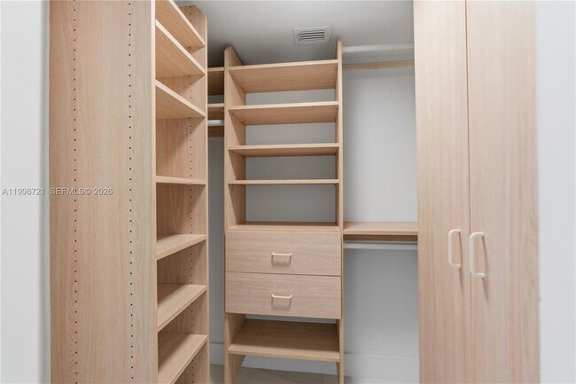 Building Photo - 19101 NE 36th Pl