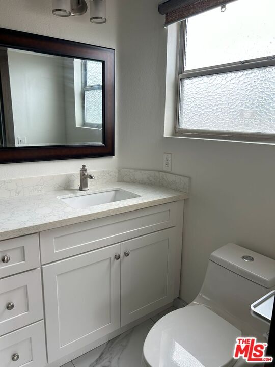 Building Photo - 7916 Blackburn Ave