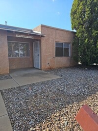 Building Photo - FRESHLY REMODELED!