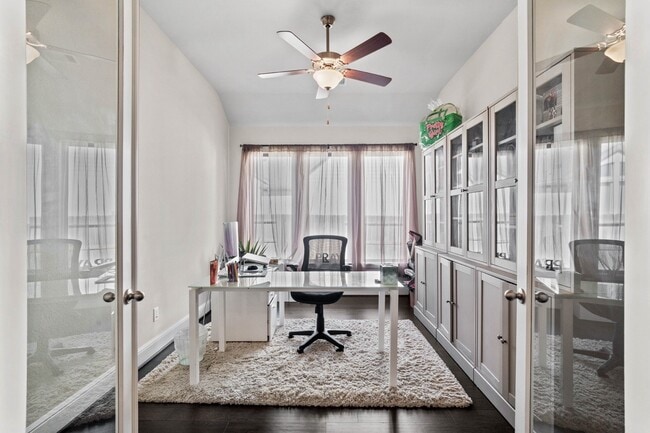 Building Photo - 2210 Bristlegrass Dr