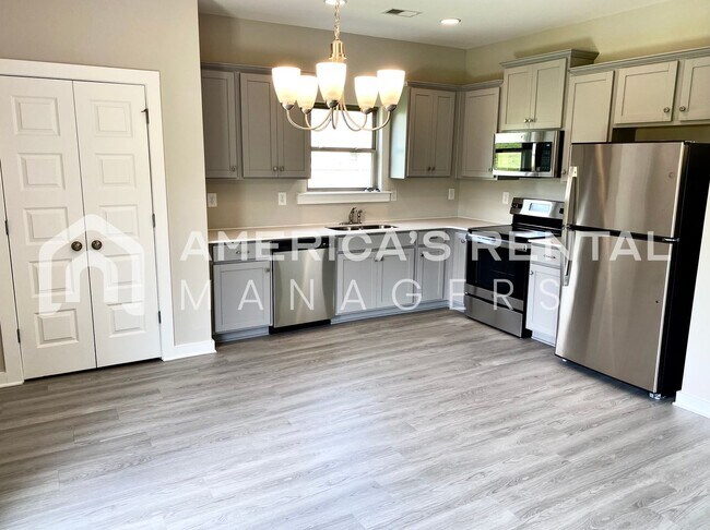 Building Photo - DEPOSIT PENDING! Home for Rent in Clanton,...