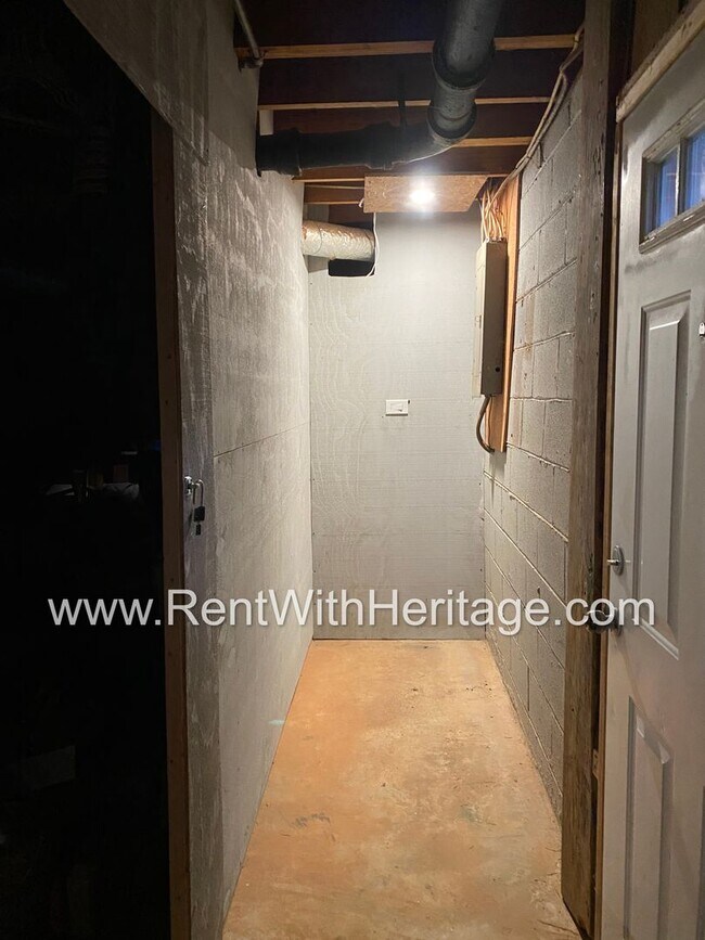 Building Photo - Charming Newly Renovated 3bd/ 2ba/ Gorgeou...