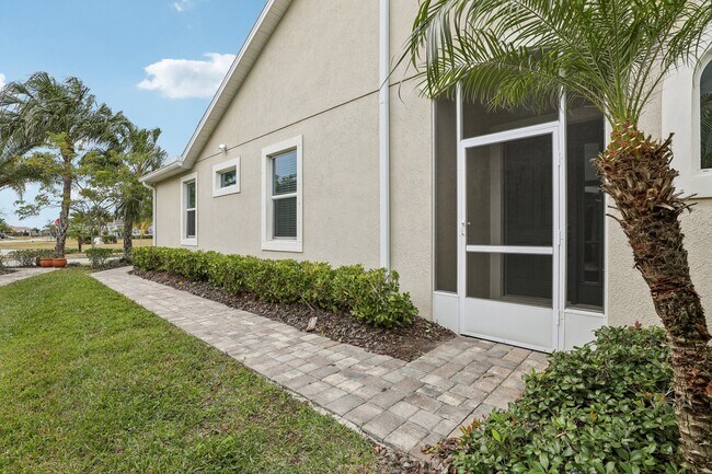 Building Photo - 7823 Loren Cove Dr