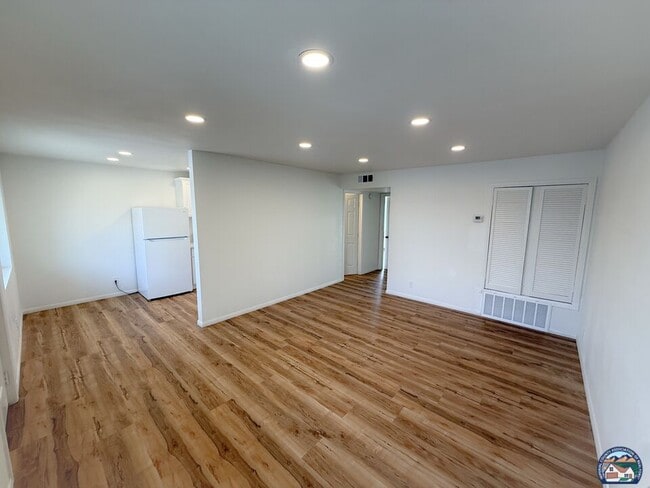 Building Photo - 912 Fourth St