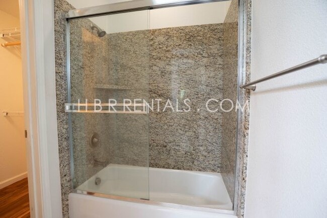 Building Photo - Charming 3-Bed, 3-Bath with 2,037 Sq Ft of Comfort in Mountain House!