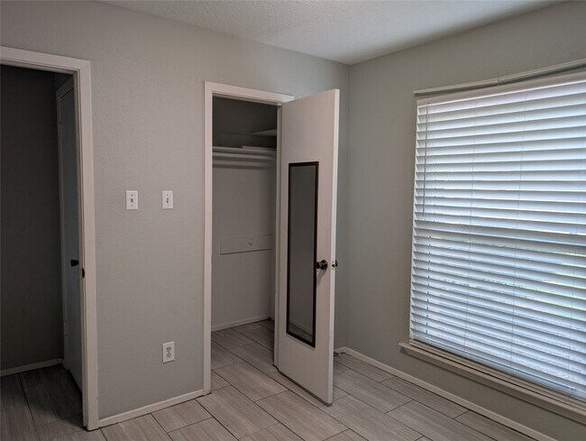 Building Photo - 2318 Squire Dobbins Dr