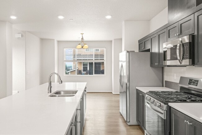 Building Photo - 7163 NW Eleanor Ave