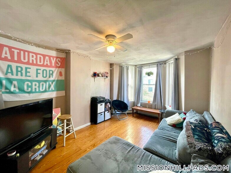 Building Photo - 15 Sewall St