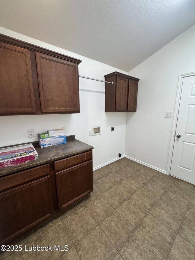 Primary Photo - 9304 Primrose Avenue