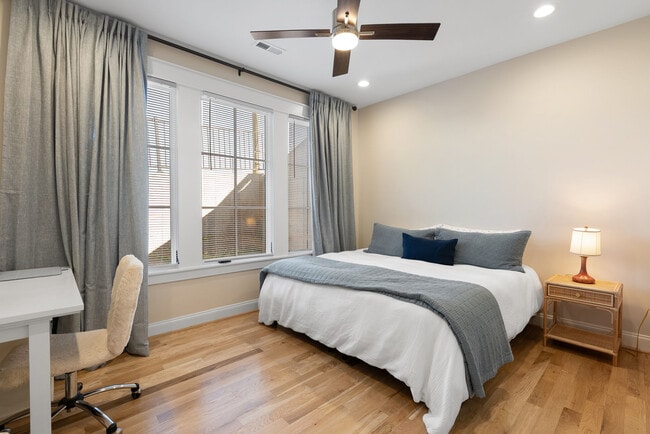 Building Photo - Bradshaw Commons