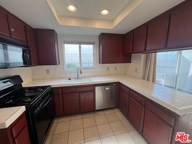 Building Photo - 1328 9th St