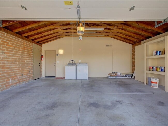 Building Photo - Stunning 4-Bedroom Home with Open Layout & Large Backyard!