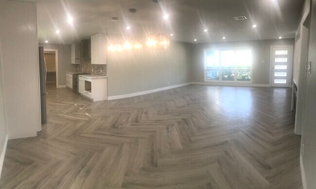 Building Photo - 7917 Ridgeview Dr