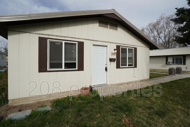 Building Photo - 315 Ivy St