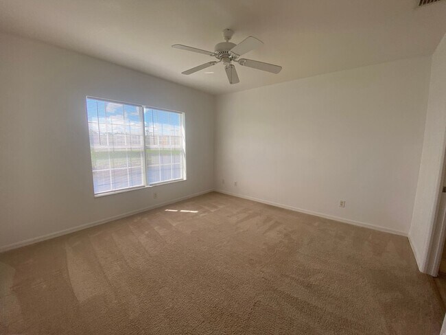 Building Photo - 2140 Heron Lake Dr