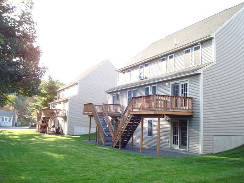 Building Photo - 178 Middle St