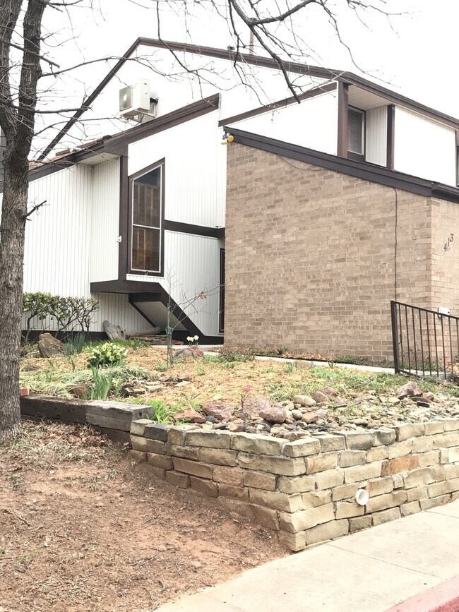 2 Story Townhome Open Plan Community Pool 413 Timberwind Rd