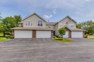 Building Photo - 45 S Oakhurst Dr
