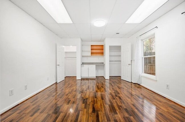 Building Photo - 10895 Glenbarr Dr