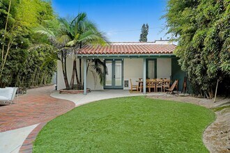 Building Photo - Spanish Style Venice Bungalow