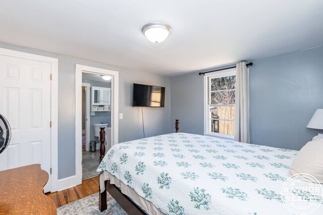 Building Photo - 429 N Main St