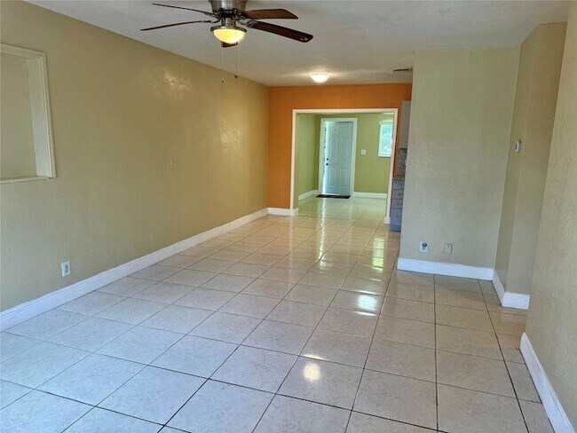 Building Photo - 6471 SW 27th Street