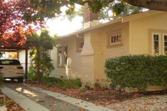 Building Photo - 1447 Laguna Ave