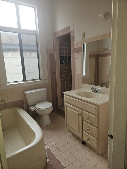 Building Photo - 951 Shotwell St