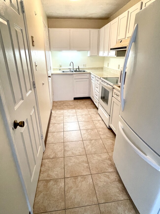 Building Photo - 35 Mathews Ave