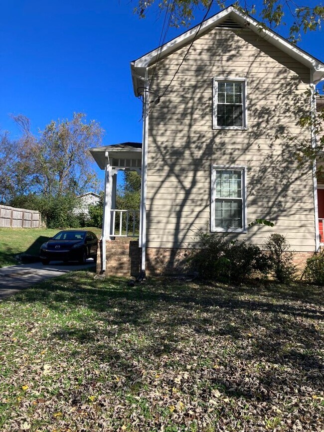 Building Photo - 4731 Cascade Dr
