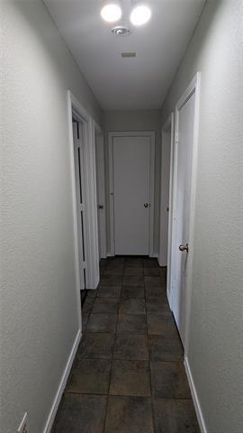 Building Photo - 2706 Parkview Dr