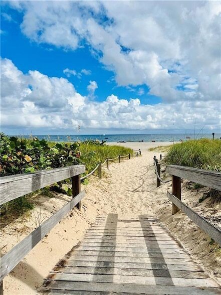 Building Photo - 525 N Ocean Blvd