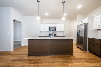 Building Photo - Top Of The Line Newly Built Duplex!