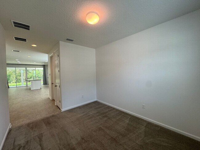 Building Photo - Fall into Savings – New Rental Rate $2,100!