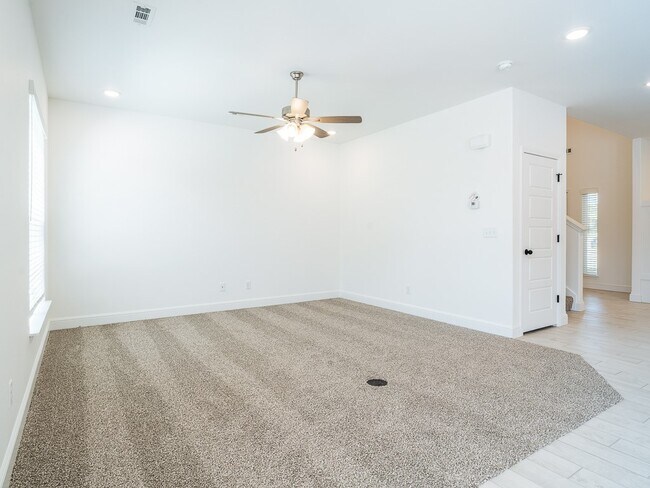 Building Photo - 2161 Wildflower Dr