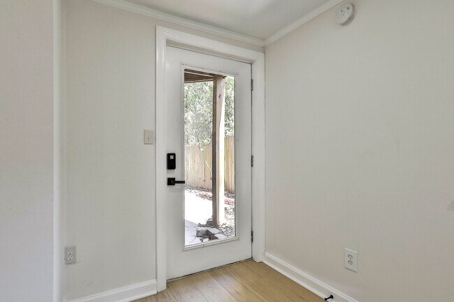 Building Photo - 685 Argonne Ave NE