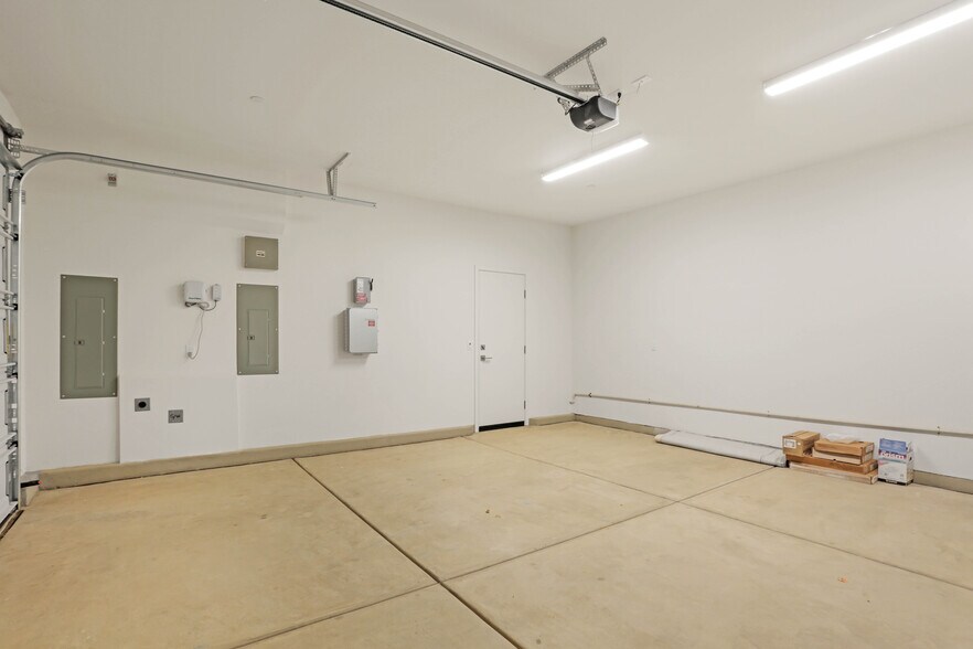 Building Photo - 3133 Smith Pl