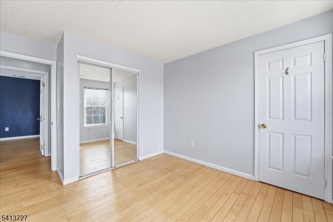 Building Photo - 47 Rutgers Dr