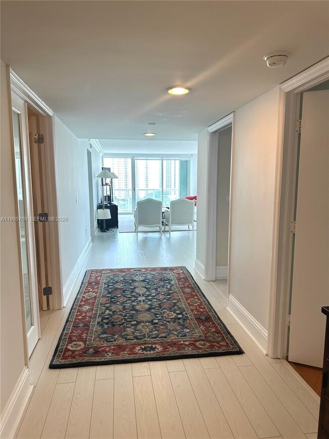 Building Photo - 16500 Collins Ave