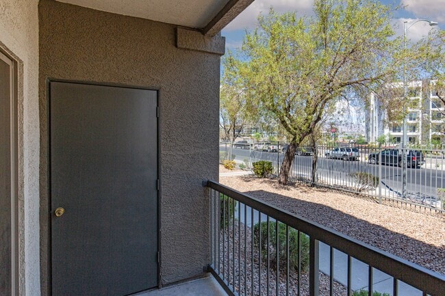 Building Photo - 8000 W Badura Ave