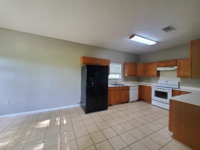 Building Photo - 183 Melody Ln