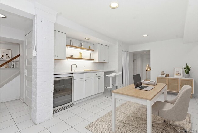 Building Photo - 82 Quinby Ave