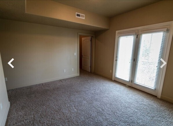 Building Photo - 952 W 965 N