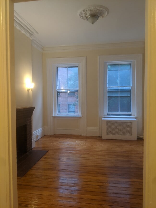 Primary Photo - 74 West Cedar St