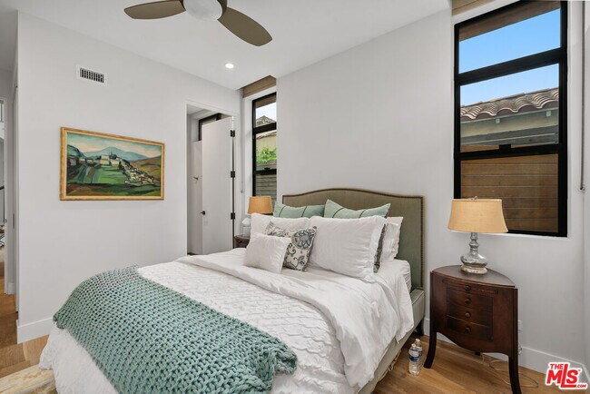 Building Photo - 2230 Malcolm Ave