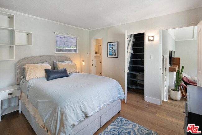 Building Photo - 2059 Laurel Canyon Blvd