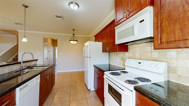 Building Photo - 4436 Reveille Rd